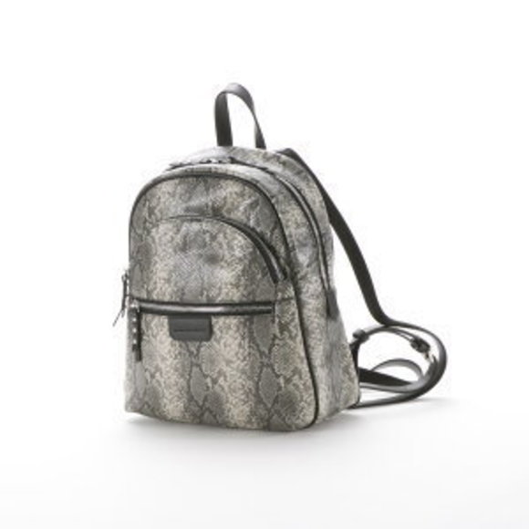 Backpack - Picture 2 of 7